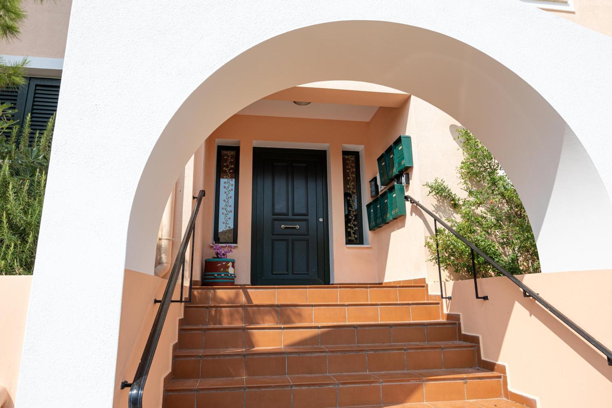 Domus City Apartment Argostolion Dış mekan fotoğraf